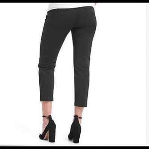GAP Pants - Gap Maternity Slim Crop Demi panel size 6 GAP Pants - Gap Maternity Slim Crop Demi panel size 6